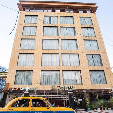 Hotel Emerald Calcutta Exteriör bild