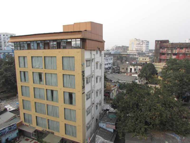 Hotel Emerald Calcutta Exteriör bild