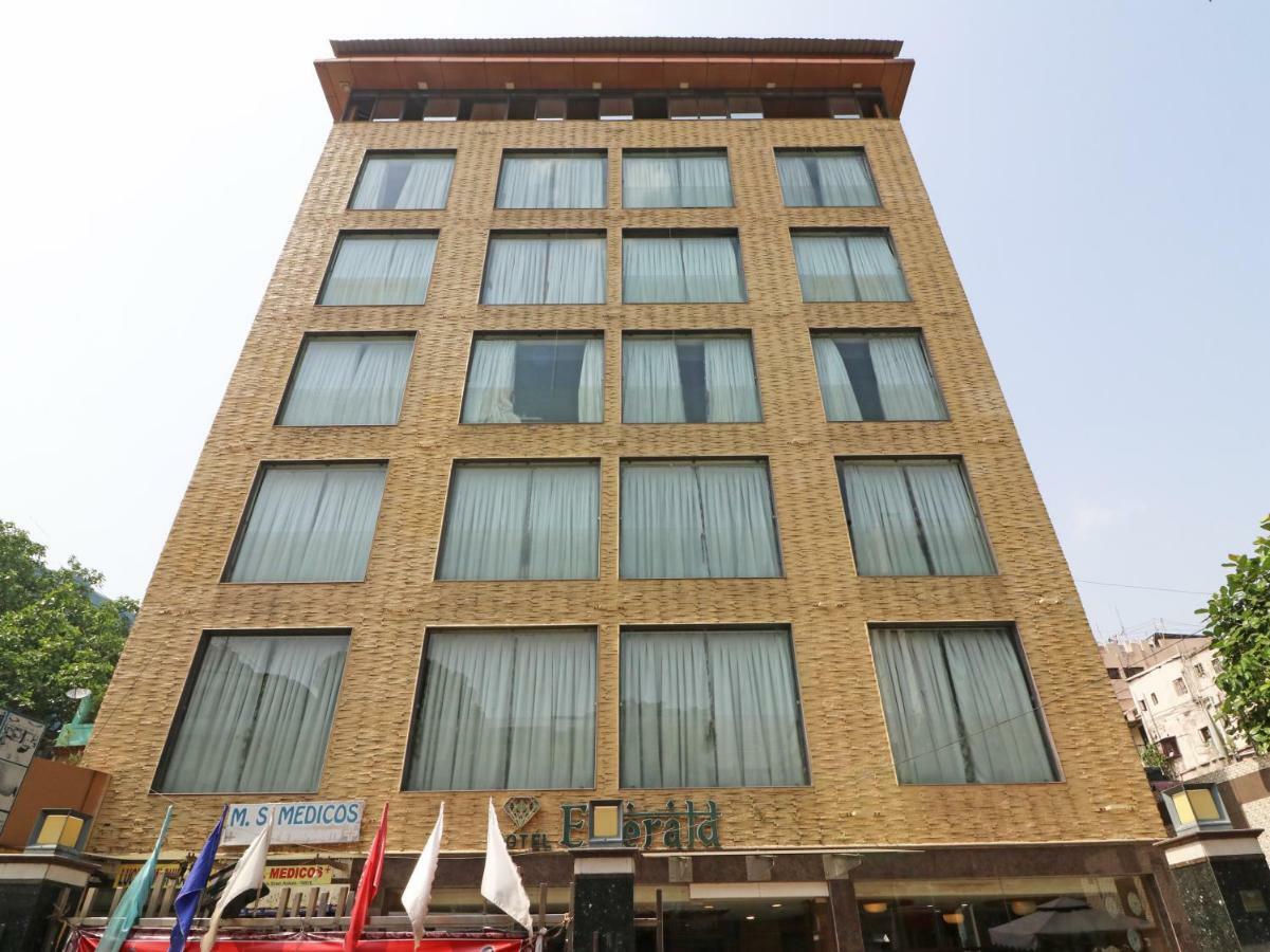 Hotel Emerald Calcutta Exteriör bild