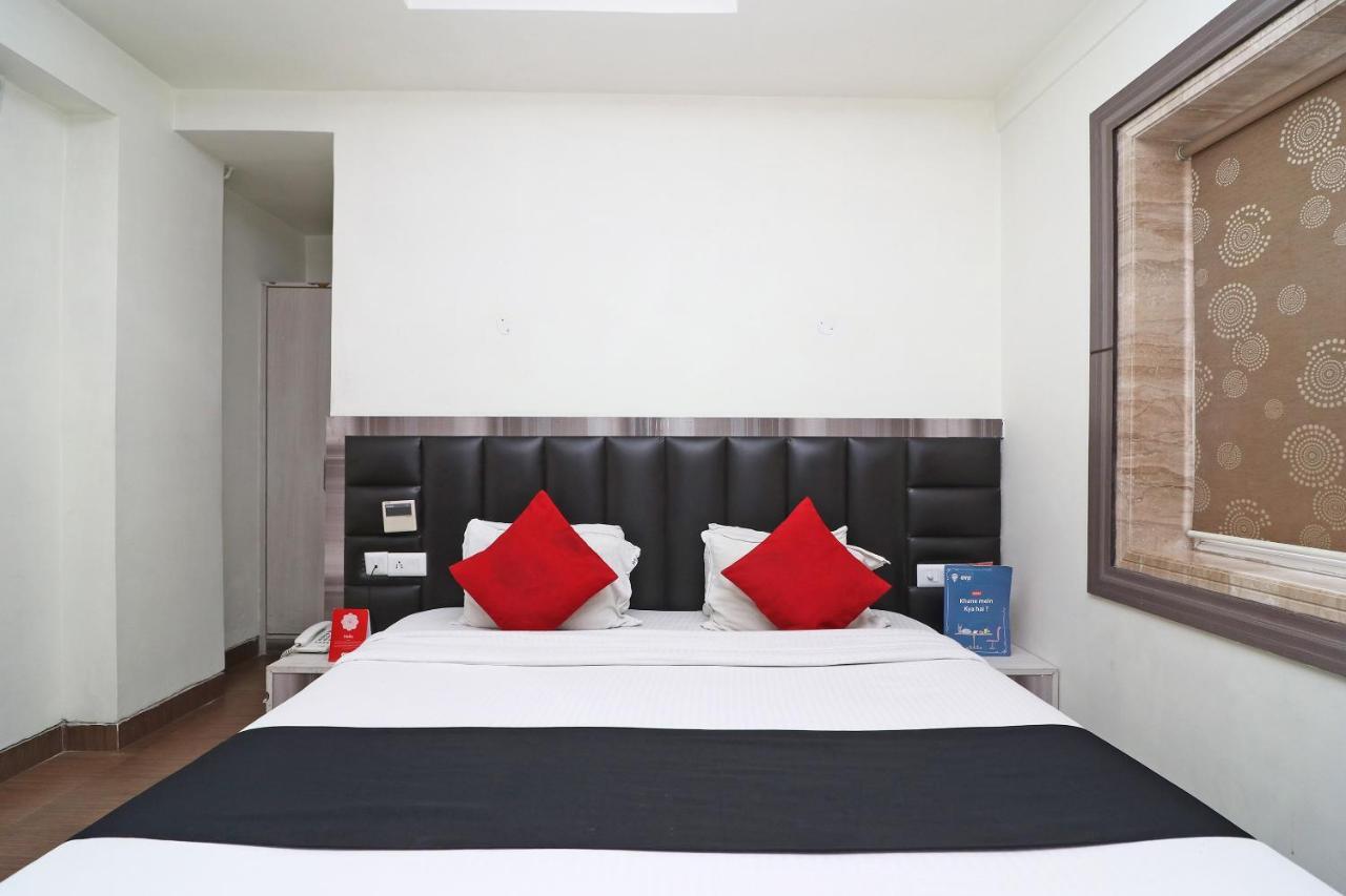 Hotel Emerald Calcutta Exteriör bild