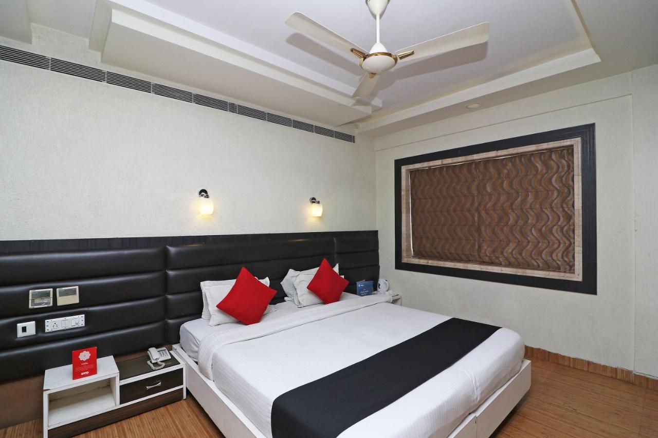 Hotel Emerald Calcutta Exteriör bild